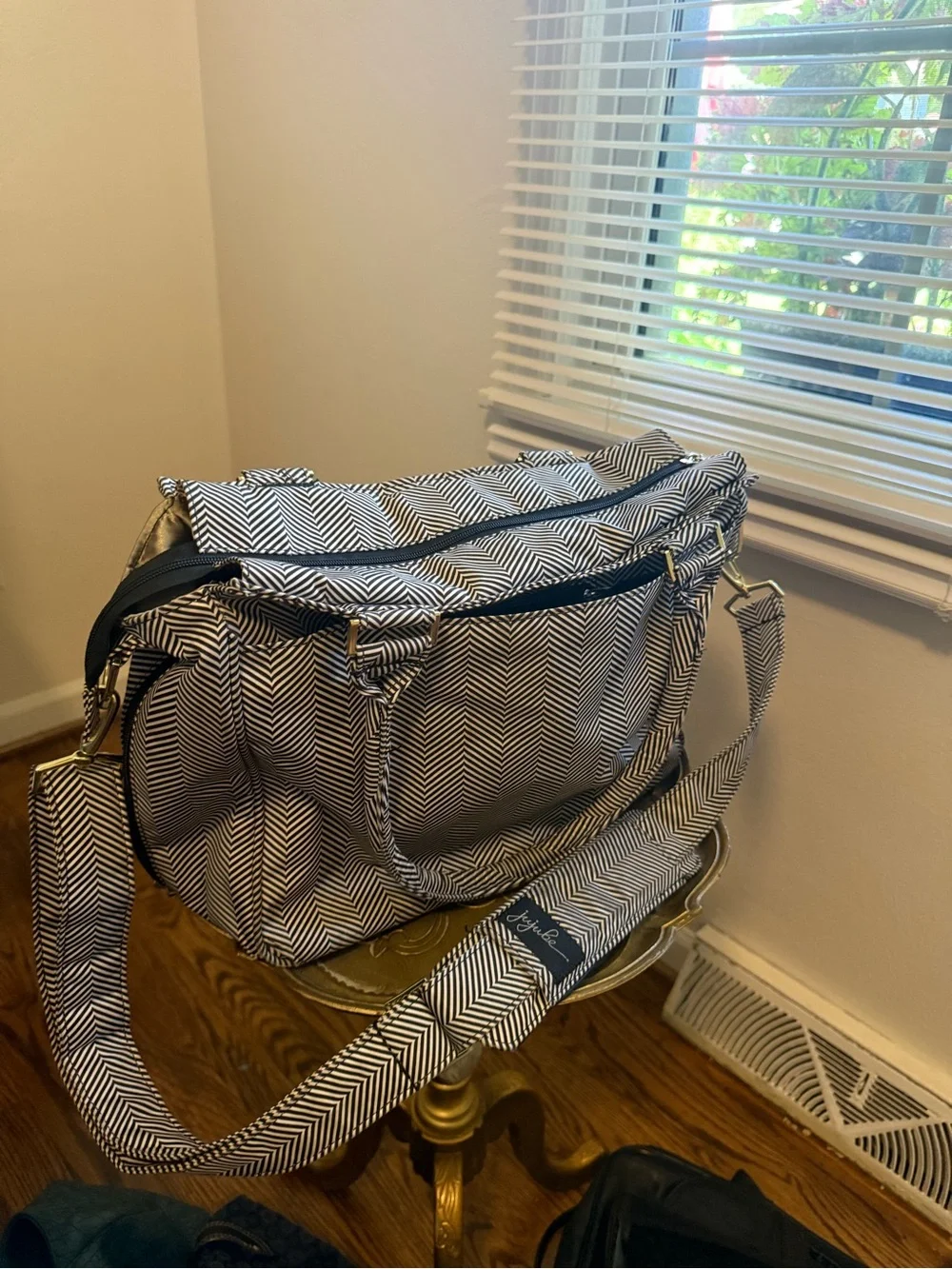 Ju-Ju-Be Herringbone Chevron Diaper Bag - Black & White